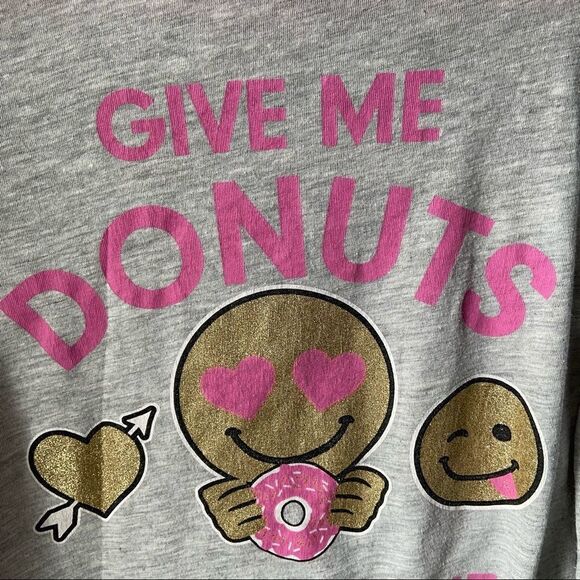 š6/$30 ChildrenāsĀ Place Emoji Donut Teeā- M 7/8 - Picture 2 of 6